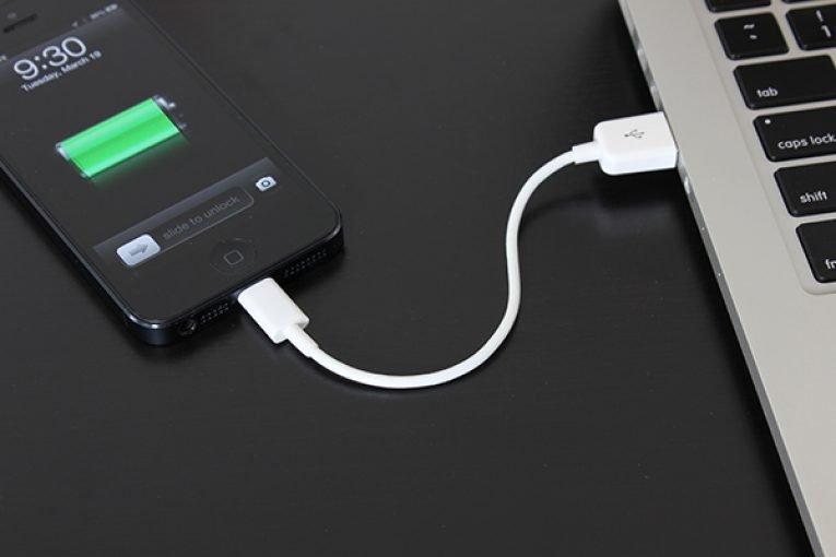 C:\Users\79506\Desktop\Новая папка\Kartinka7.-Kak-vyglyadit-telefon-podklyuchennyj-k-PK-cherez-USB.jpg